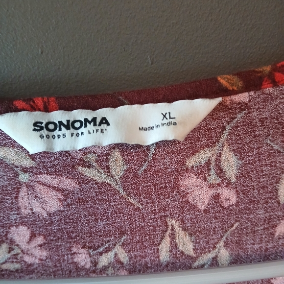 SONOMA WOMENS SIZE XL LONG SLEEVE BURGUNDY FLORAL LONG SLEEVE TOP - Picture 3 of 3